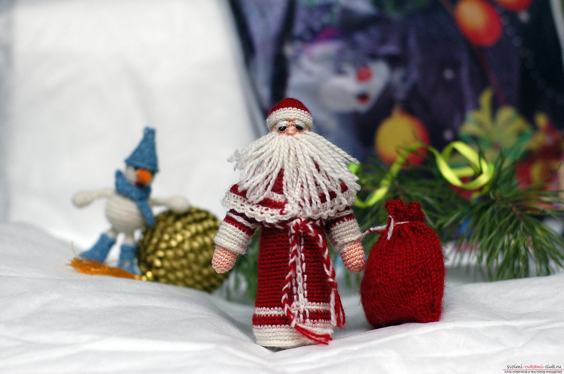 Мастер-класс поделки на Новый год – Дед Мороз, связанный крючком своими руками.. Фото №39